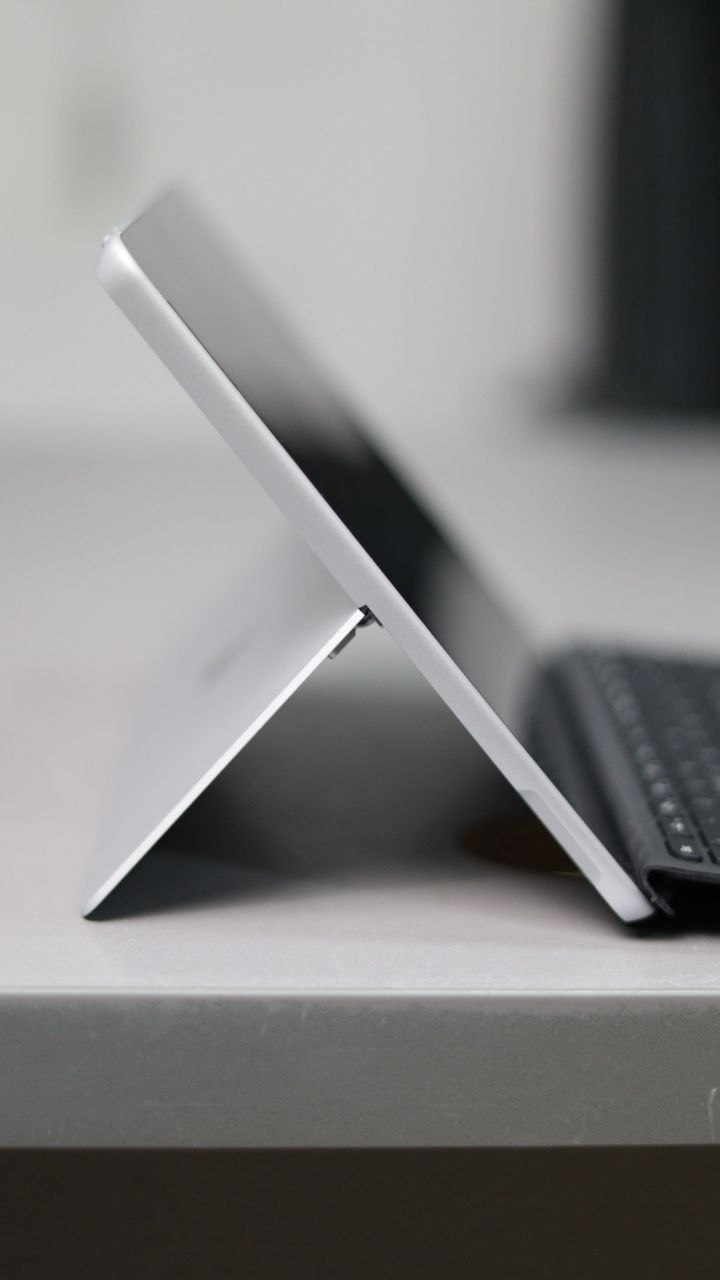 تبلت مایکروسافت مدل Microsoft Surface Go 2 LTE-SUF M3 8th Gen 8GB RAM 128GB (استوک)